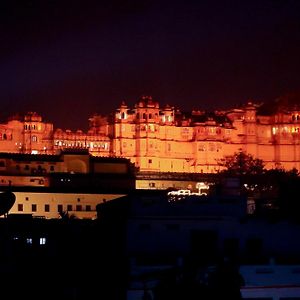 Shri Daulat Villas
